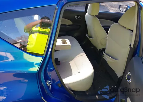 2015 Nissan Versa Note Sv z USA, uszkodzony, nr VIN 3N1CE2CPXFL358854